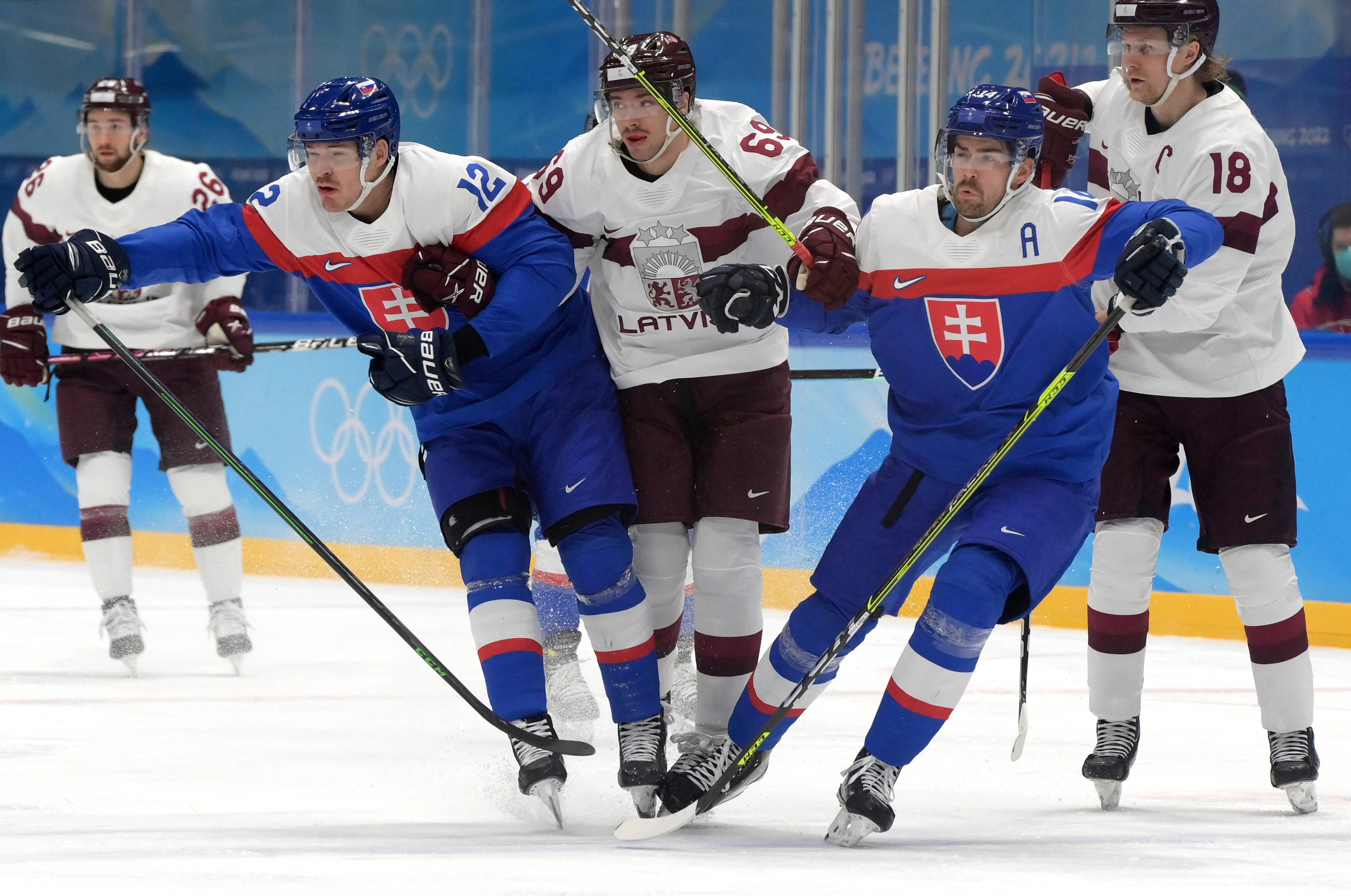 包含斯洛伐克队实现创新夺得佳绩的词条