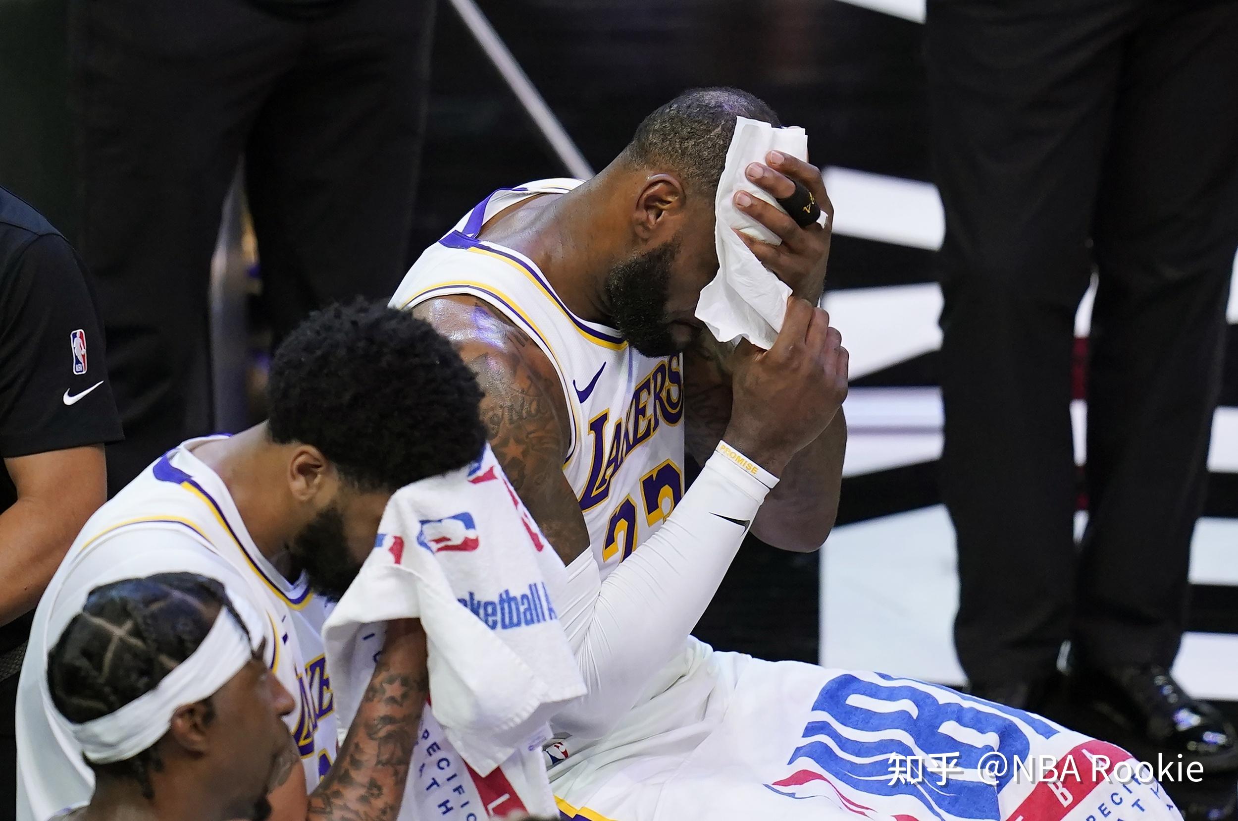 B体育体育网站入口-勒布朗-詹姆斯因伤缺席季后赛首战，湖人陷入困境的简单介绍