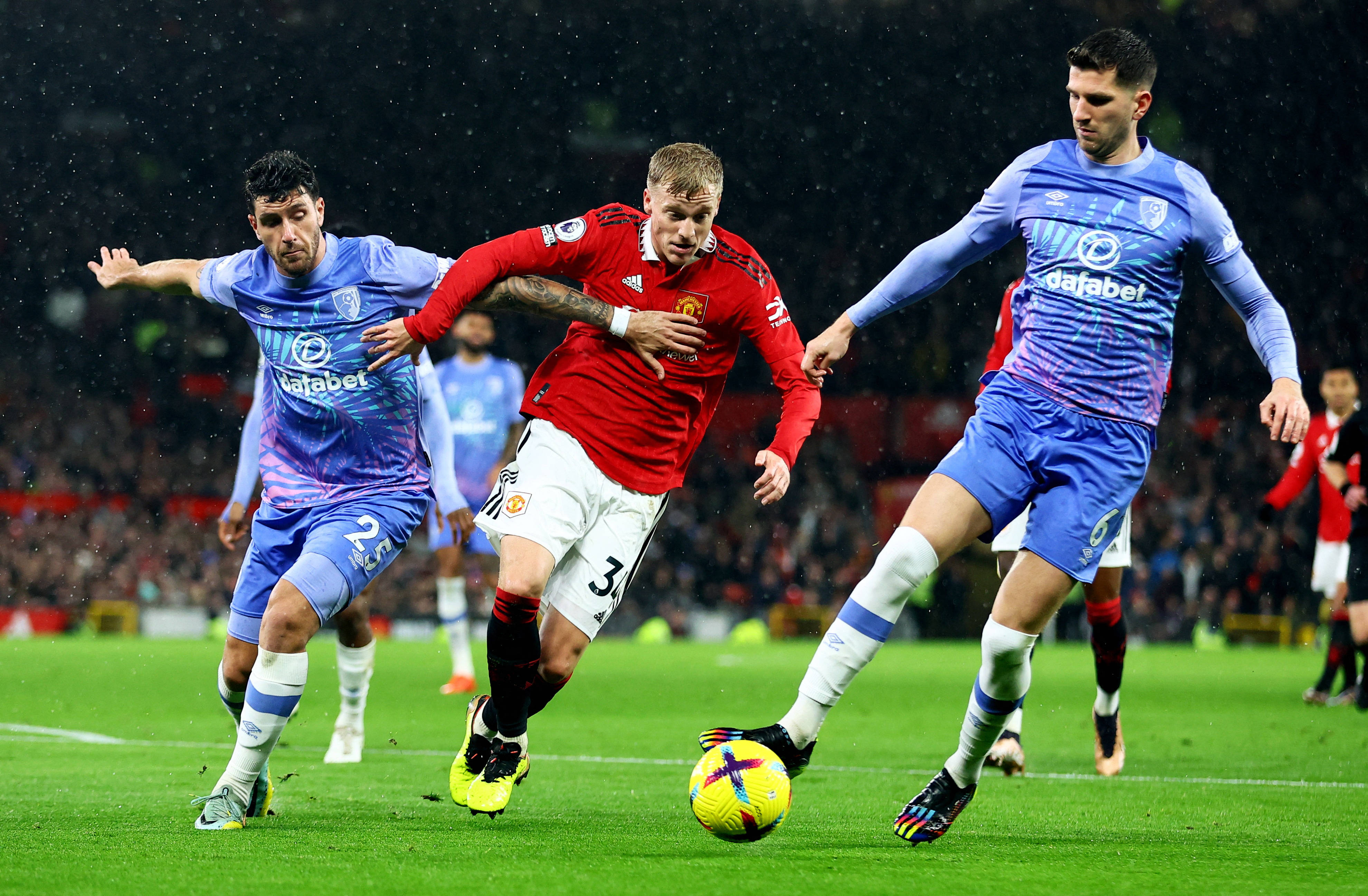 B体育体育新闻-曼城击败伯恩茅斯，英超冠军头筹前景乍现