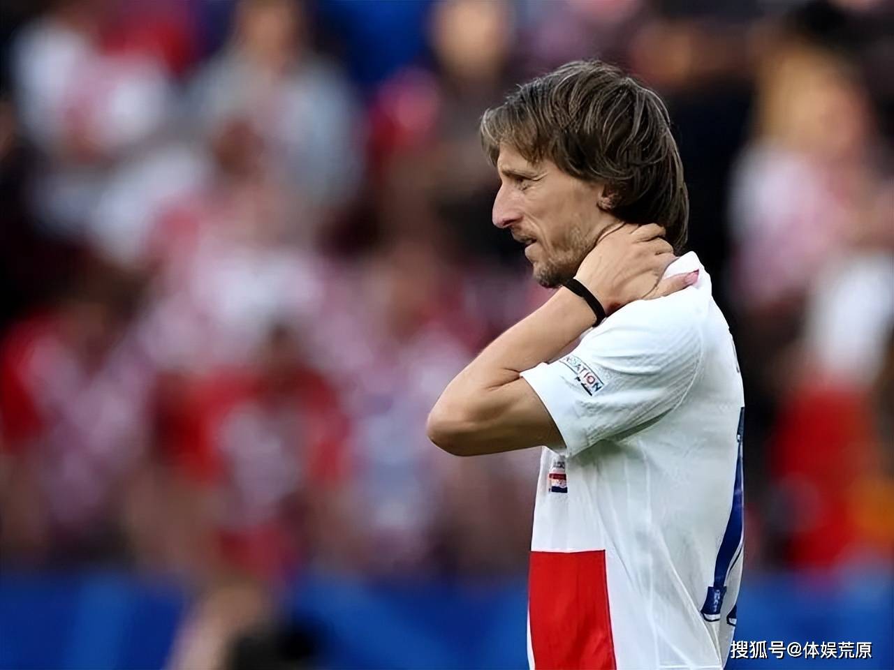 B体育体育直播-包含阿尔巴尼亚队在欧预赛中获得不败战绩的词条