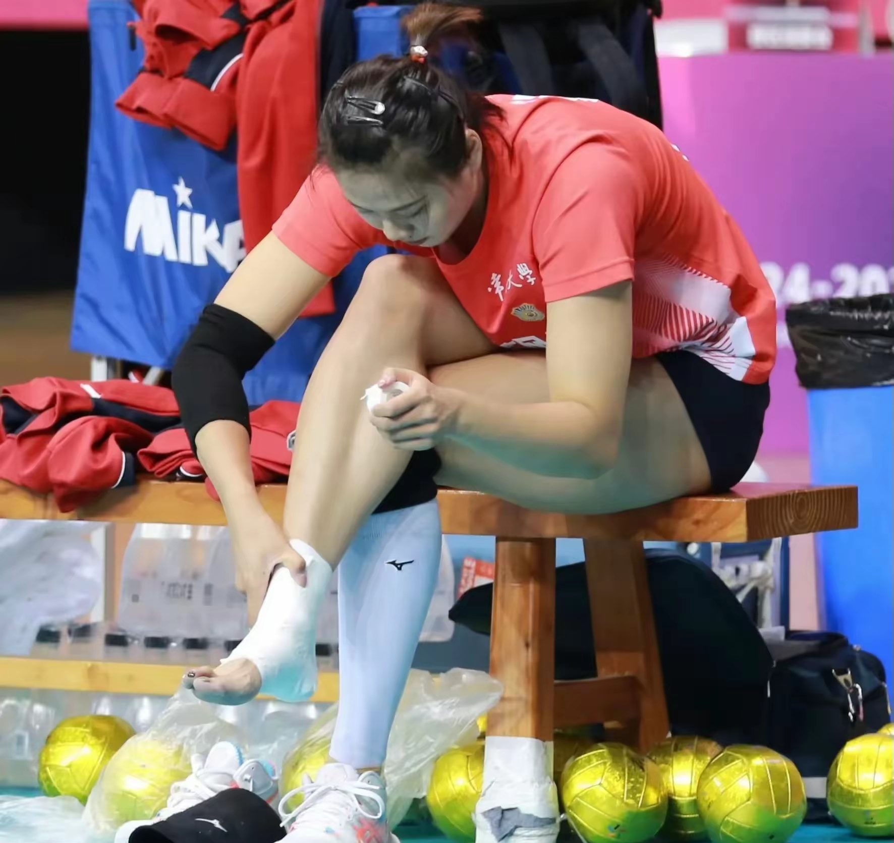 比赛结束后的感人一幕令人泪目